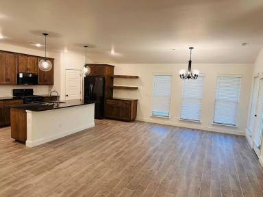 Main picture of 1331 Ari Ave