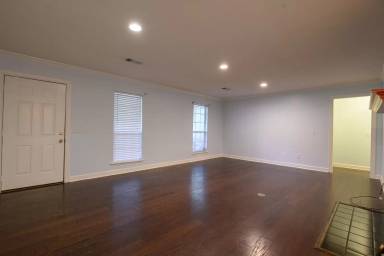 Main picture of 220 Ridgewood Ct
