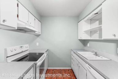 Main picture of 307 N Raymond Rd