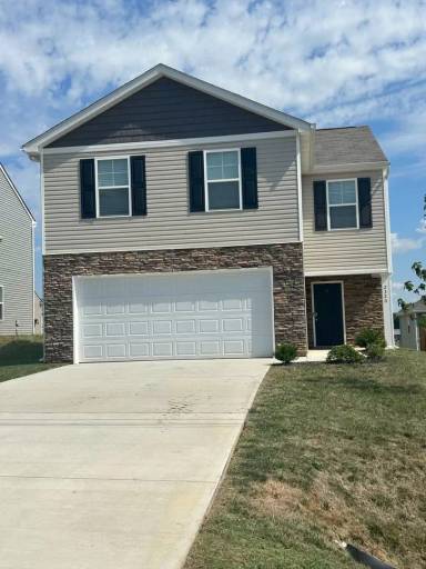 Main picture of 2320 Beacon Rd
