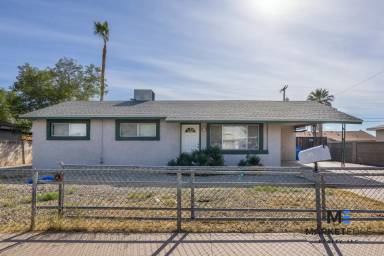 Main picture of 3913 W Windsor Ave