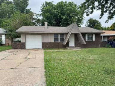 Main picture of 2713 SW 66th St