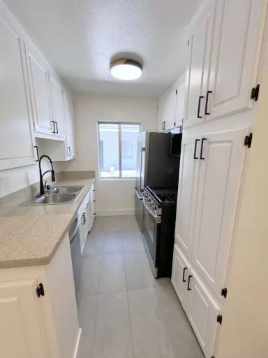 Main picture of 1322 S Centinela Ave