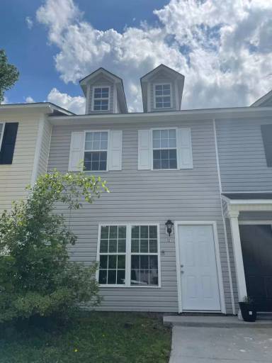 Main picture of 321 Bracken Pl