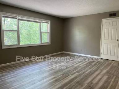 Main picture of 201 W Allen St