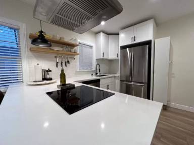 Main picture of 2417 W 39th St