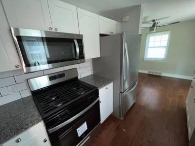 Main picture of 1839 Seaton St