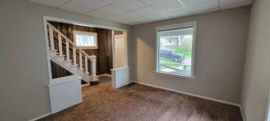 Main picture of 423 N 13th Ave E