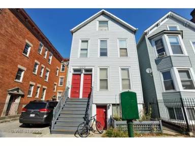 Main picture of 1216 W Diversey Pkwy