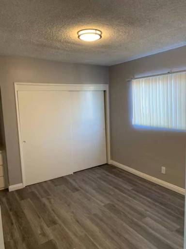 Main picture of 5715 N Vista St