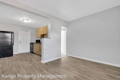 Main picture of 1600 Center St