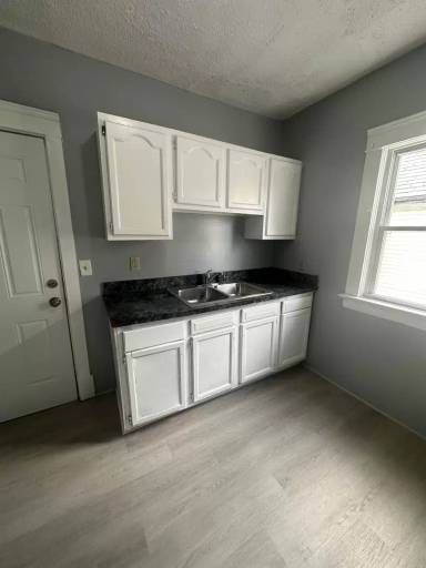 Main picture of 11414 Fairport Ave