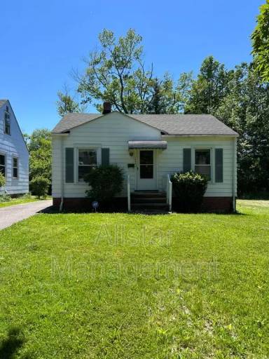 Main picture of 1480 E 196th St