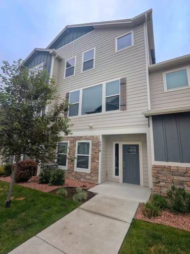 Main picture of 7519 Mount Elbert Pt