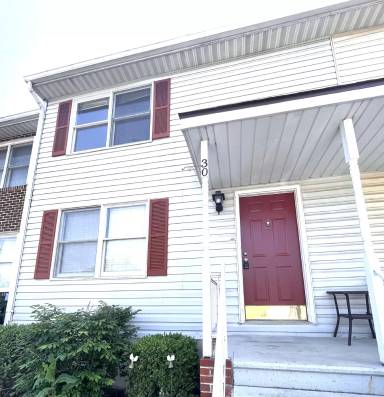 Main picture of 30 Waldeck Ct