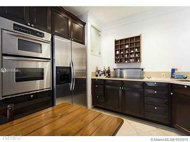 Main picture of 1051 Meridian Ave