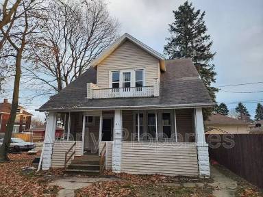 Main picture of 63 Riverside Dr
