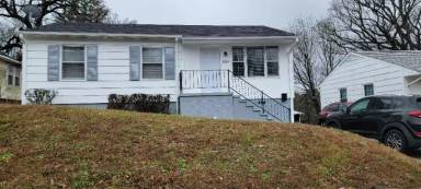 Main picture of 1044 Green St