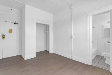 Main picture of 1315 S Flower St