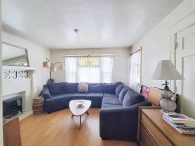 Main picture of 104 Shepard St