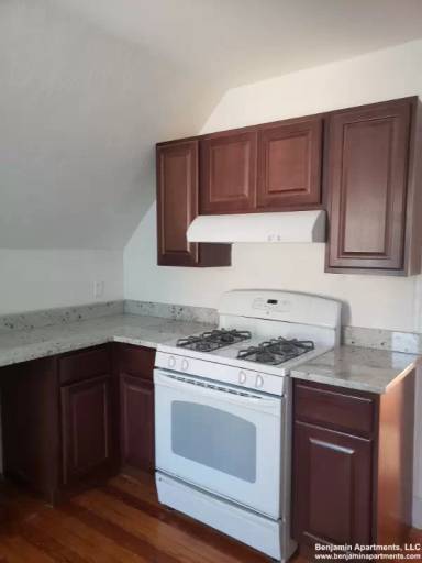 Main picture of 250 Belgrade Ave