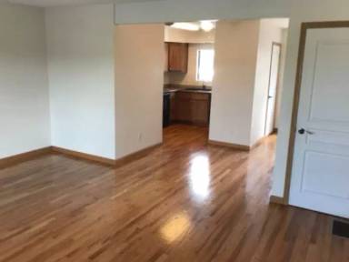 Main picture of 2215 E 7th St