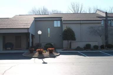 Main picture of 39 Lakeshore Ln