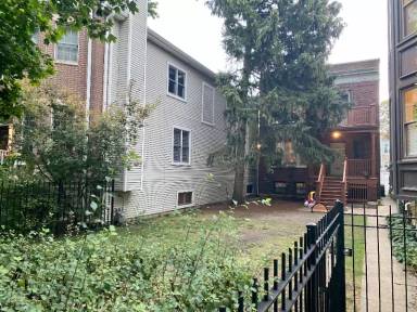 Main picture of 2245 W School St