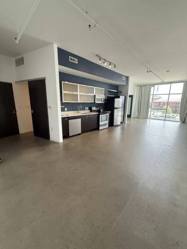 Main picture of 5th and Main Condo