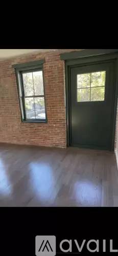 Main picture of 156 Main St