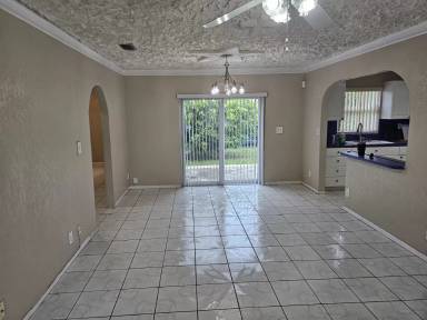 Main picture of 891 NW 34th Way