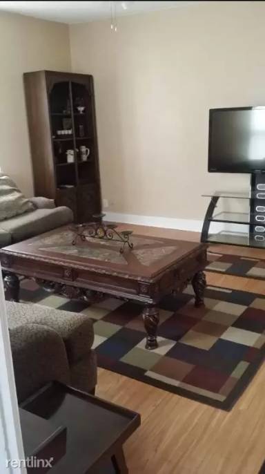 Main picture of 627 3rd St NW