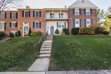 Main picture of 3 Donagh Ct