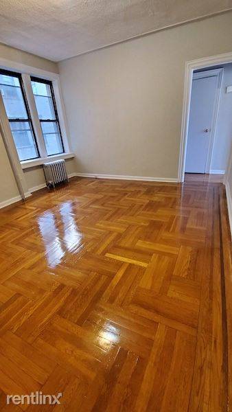 Main picture of 8915 102nd St