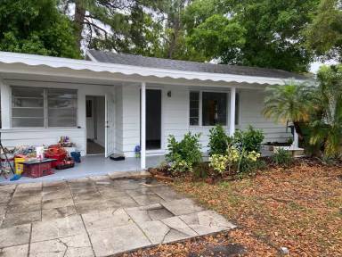 Main picture of 720 N Lime Ave