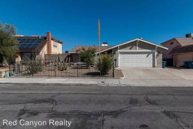 Main picture of 7062 Acorn Ct