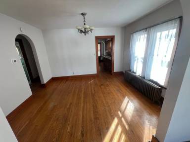 Main picture of 15 Clayton Pl