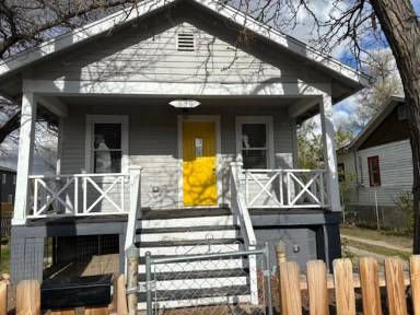 Main picture of 839 N Jefferson St