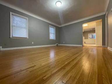 Main picture of 44 Belvidere St W