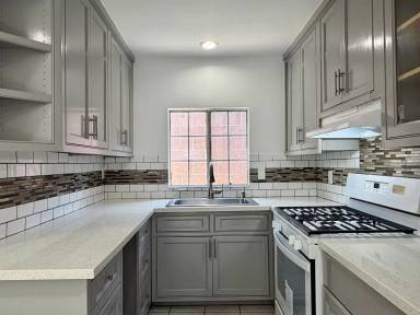 Main picture of 4522 W 172nd St