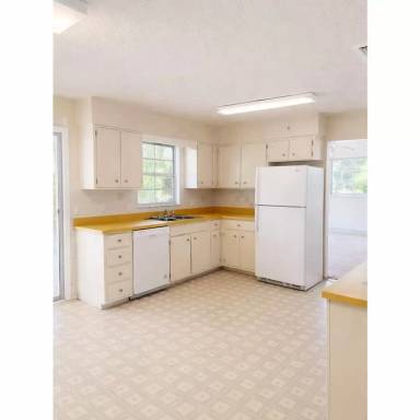 Main picture of 497 Lake Rd