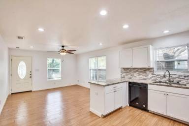 Main picture of 1005 Valdez St