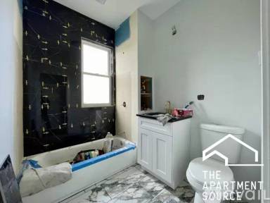 Main picture of 4340 W Shakespeare Ave