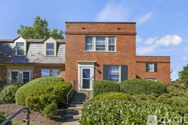 Main picture of 1300 S Cleveland St