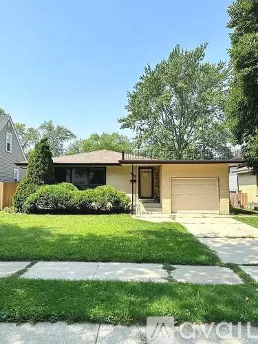 Main picture of 17908 Lorenz Ave
