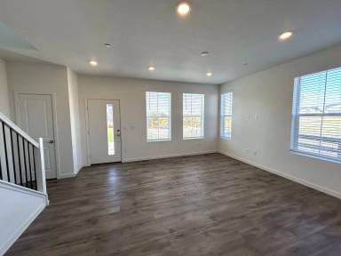 Main picture of 5498 Euclid Dr