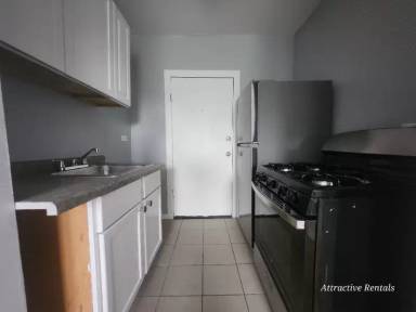 Main picture of 358 W 74th St