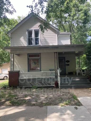 Main picture of 802 W Hill St