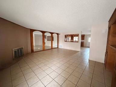 Main picture of 419 W Kiowa Ave