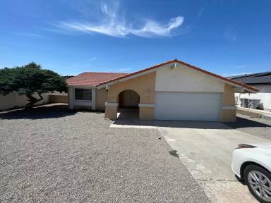 Main picture of 18330 Par Ln